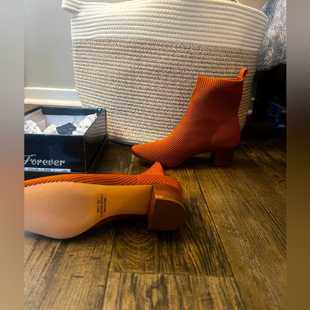 Brand New Brown Fashion Boots!